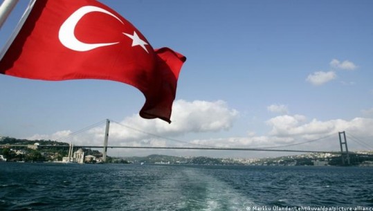 Turqia, demokraci 100 vjeçare me suksese dhe dështime