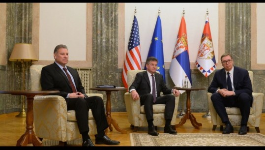 Lajçak bisedon me presidentin serb: Vuçiç e kupton seriozitetin e situatës në veri