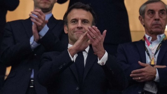 Krah Emmanuel Macron në Katar, trajneri i Kosovës në mbështetje të vendlindjes gjatë Botërorit