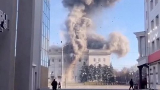 Bombardimet ruse në Kherson, qyteti mbetet pa energji elektrike