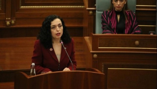 'Përçarëse', 'inatçore', 'notere e Kurtit', Vjosa Osmani kritikohet ashpër për fjalimin vjetor në Kuvend