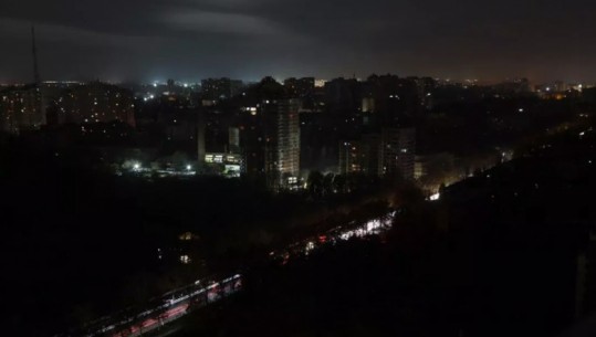 Sulm tjetër nga Rusia mëngjesin e sotëm, metrotë e Kievit u mbyllën, stacionet kthehen në strehimore