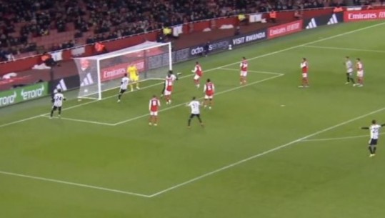 Granit Xhaka shënon autogol me kokë, Juventusi 'rrëmben' fitoren me dy gola të shënuar nga vetë futbollistët e Arsenalit