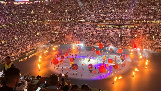 VIDEO/ Pritjes i vjen fundi, zhvillohet ceremonia hapëse e finales së Botërorit