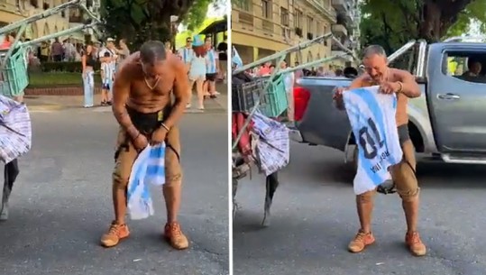VIDEO/ Emocionuese në Argjentinë, tifozi heq fanellën dhe ia dhuron të pastrehut! Lot për triumfin në Botëror