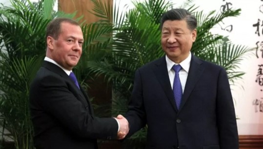 Presidenti kinez flet për situatën e luftës në Ukrainë: Mbështesim dhe promovojmë frymën e dialogut dhe paqes