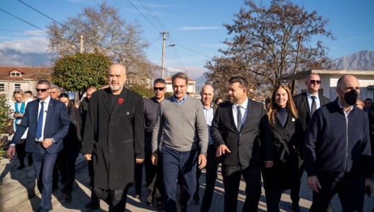 Mitsotakis viziton minoritetin grek në Shqipëri: Shqipëria të respektojë të drejtat tuaja! Rama: Pakica kombëtare, urë lidhëse në marrëdhëniet mes dy vendeve tona