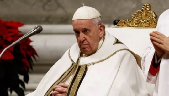 Në vigjilje të Krishtlindjeve, Papa Françesko ndan mesazhin: Ne dimë shumë gjëra për këtë festë por ja harrojmë kuptimin