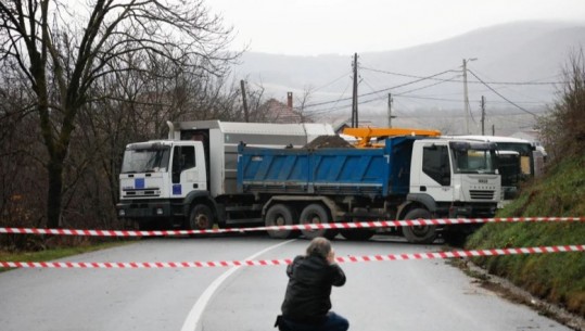 ‘The Economist’: Veriu i Kosovës, zona më e nxehtë në Ballkan! Lajçak: Barrikadat sollën tensionet më të larta në 20 vjet