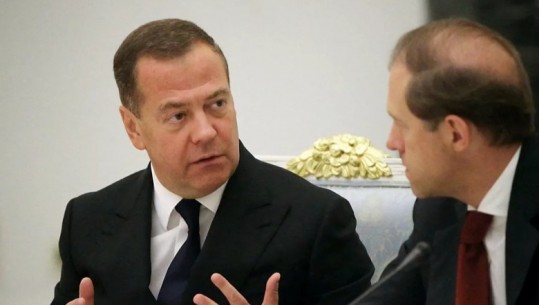 Rusi/  Putin emëron ish-kryeministrin Medvedevin si zëvendësin e tij në komisionin ushtarak