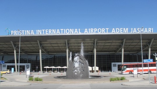 Kërcënimi me bombë në aeroportin e Prishtinës, policia: Alarm fals për qëllime të caktuara! Funksionimi dhe qarkullimi rikthehet në normalitet (VIDEO)