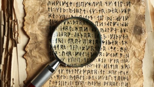 Si ia dalin arkeologët të zbërthejnë kodin e gjuhëve të lashta?