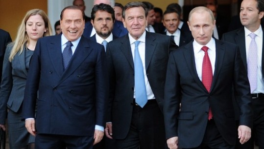 Orban, Schroder dhe Berlusconi, të vetmit politikanë të BE-së në listën e Putinit për urimet për Vitin e Ri