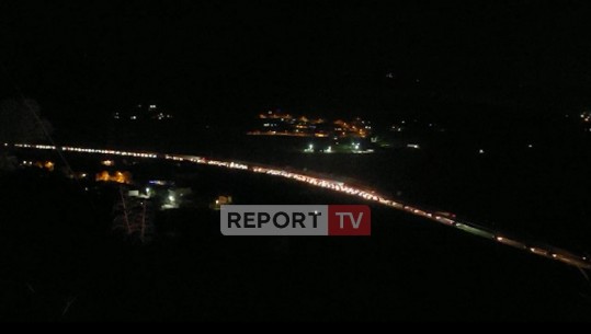 Trafik i rënduar në autostradën 'Tiranë-Elbasan', shqiptarët drejt Pogradecit e Korçës për të kaluar festat e fundvitit