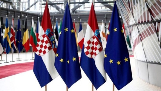 Kroacia mirëpret vitin 2023 me 2 ngjarje të rëndësishme, nga nesër kalon në euro dhe hyn në zonën Shengen