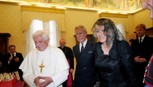 Mbreti Charles kujton Benediktin XVI me dhimbje si 'paqebërësin e madh'