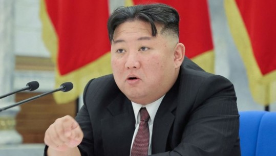 Kim Jong Un bën thirrje për rritje të arsenalit të armëve bërthamore: Po kërcënohemi nga SHBA dhe Koreja e Jugut