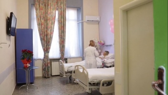 11 bebe në orët e para të vitit në Tiranë, Manastirliu në Maternitetin 'Mbretëresha Geraldinë': Mirënjohje për stafet mjekësore, investime të rëndësishme gjatë 2023