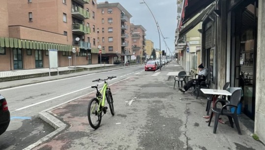 U godit me thikë nga një person brenda lokalit, plagoset rëndë 54 vjeçari shqiptar në Itali