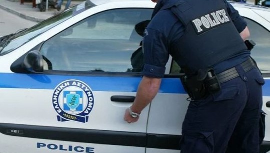 Tentoi të digjte me benzinë gruan! Arrestohet 50-vjeçari shqiptar në Greqi! Ja çfarë deklaroi para autoriteteve