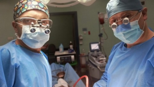 Mjeku publikoi foto nga operacioni ‘i suksesshëm dhe i rrallë në zemër’, vdes pas pak orësh pacienti! Prokuroria nis hetimet