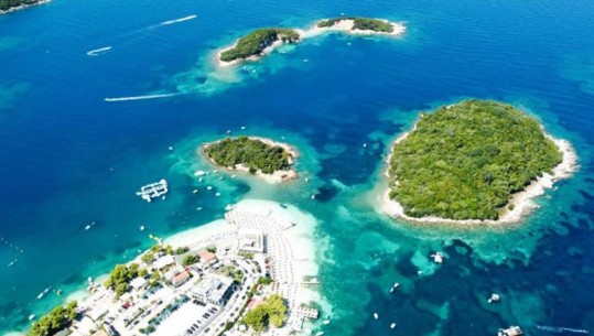 ‘Maldivet në zemër të Europës’, gazeta belge promovon Shqipërinë: Plazhi i Ksamilit s’duhet humbur
