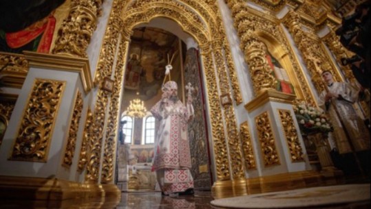 Për herë të parë ndër shekuj, kisha e Kievit mban meshën e Krishtlindjes Ortodokse në gjuhën ukrainase
