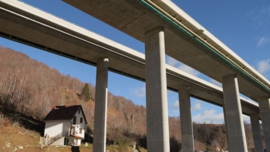 Nëpër autostradën e Malit të Zi të ndërtuar me kredi nga Kina! Një ndër rrugët më të shtrenjta në botë