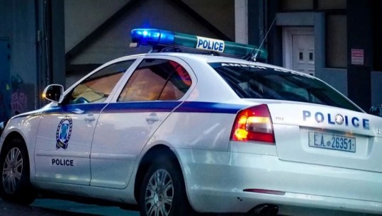 Shisnin kokainë nëpër rrugët e Athinës, arrestohen tre shqiptarët në Greqi! U zbuluan pas kontrollit të banesës ku jetonin