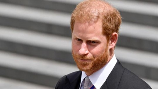 Princi Harry i padëshiruar në kurorëzimin e mbretit Charles?