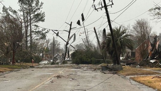 Tornado godet jugun e SHBA-ve, vdesin 7 persona! Shkatërrohen dhjetëra ndërtesa
