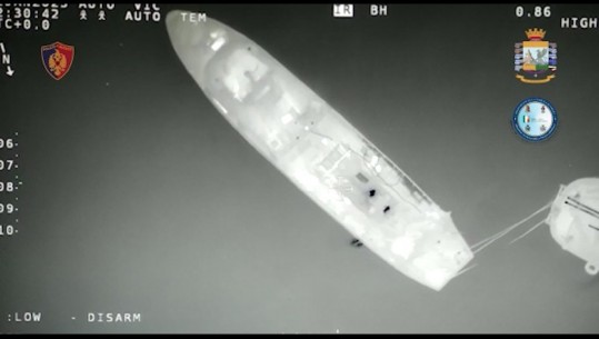 Dalin pamjet, momenti kur peshkarexha “Geni” kapet duke u furnizuar me naftë nga anija libiane