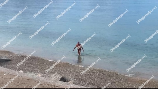 VIDEOLAJM/ Plazhi nuk njeh stinë në Vlorë! Pushuesit 'sfidojnë' dimrin dhe lahen në det