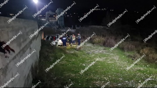 Aksident në Vlorë, makina përfundon jashtë rrugës për shkak të shpejtësisë së lartë! Plagoset rëndë shoferi 25 vjeçar