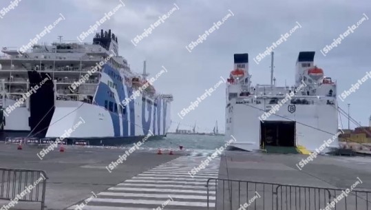 Stuhi detare në Portin e Durrësit, shtyhet lundrimi i trageteve drejt Barit