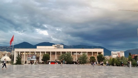 Shqipëria me rikuperimin më të shpejtë të turizmit në Europë, rritja më e lartë e net qëndrimeve për vitin 2022