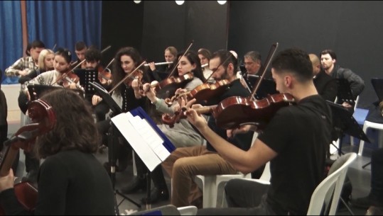 ‘Rikthehet’ pas 32 vitesh orkestra simfonike e Shkodrës, dirigjenti: U realizua ëndrra e shumë brezave