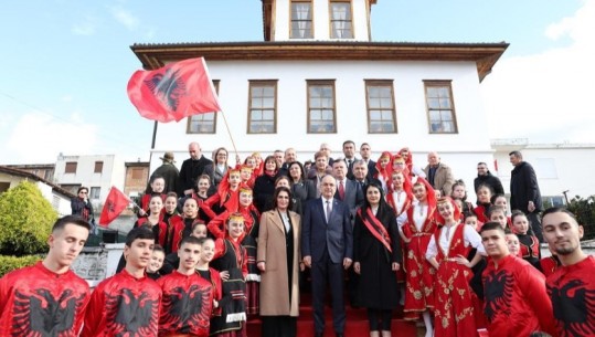 Sot 103 vite nga Kongresi i Lushnjës, Begaj mesazh politikës: Punoni bashkë për sfidat me të cilat përballet Shqipëria