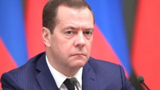 Medvedev: Rusia ka mjaftueshëm armë për të vijuar luftën në Ukrainë