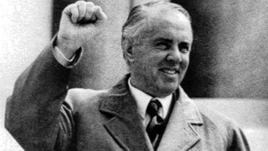 ‘Me urdhër të Enver Hoxhës, qëndrova në spital deri sa Nako Spiru vdiq dhe kontrolloja xhepat e kufomës së tij, ku gjeta…’/ Dëshmia e ish-ministrit të Brendshëm