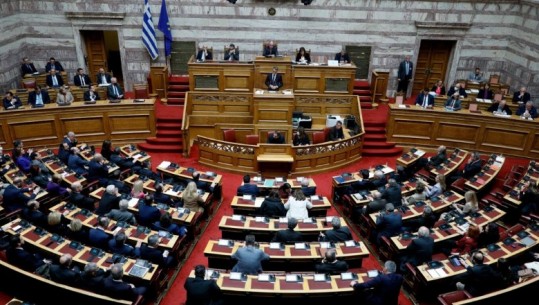 Rrëzohet mocioni i mosbesimit ndaj qeverisë greke, si votuan deputetët në parlament