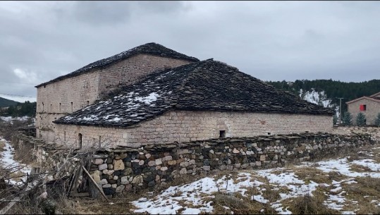 Prej vitesh të mbyllura prej amortizimit! 3 kisha të rrënuara në Voskopojë pritet të restaurohen në mars