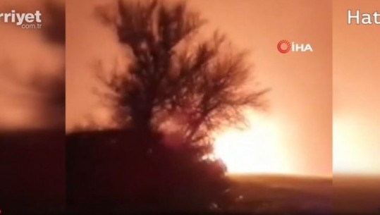 Flakë dhe tym pas tërmetit shkatërrues në Turqi, shpërthen tubacioni i gazit natyror