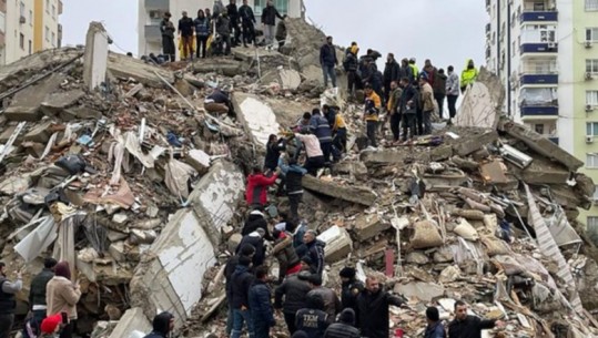 Thellohet bilanci i viktimave nga tërmeti shkatërrimtar në Turqi dhe Siri, 9500 persona humbin jetën