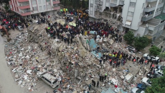 Tërmeti tragjik në kufirin mes Turqisë dhe Sirisë, OBSH: Numri i viktimave mund të rritet në mbi 20 mijë