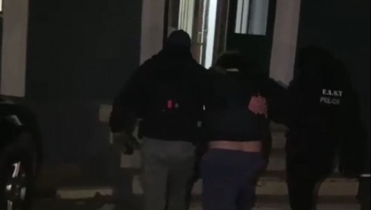 VIDEO/ Kreu i një grupi kriminal fshihej në Tiranë, arrestohet 42-vjeçari nga Gjeorgjia, i shpallur në kërkim ndërkombëtar
