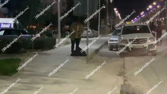 Policia rrethoi zonën duke bllokuar rrugën Transballkanike në Vlorë, çanta e ‘dyshimtë’ pranë makinës rezulton e boshatisur