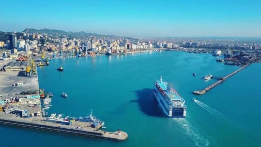Pajisi me pasaporta bullgare false 5 turq, arrestohet në Portin e Durrësit 41-vjeçari me origjinë nga Anglia