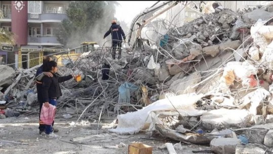 Thellohet bilanci i jetëve të humbura nga tërmeti në Turqi dhe Siri, mbi 25 mijë viktima