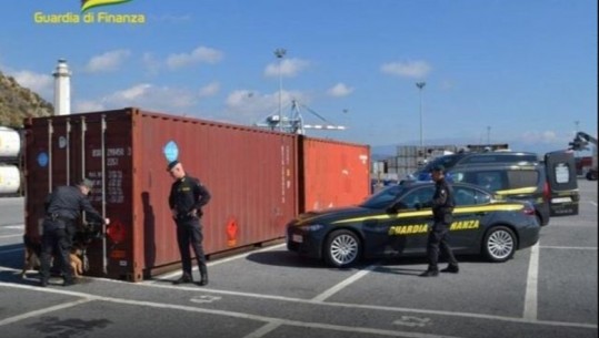 Po nxirrte 60 kg kokainë nga kontejneri i ardhur nga Ekuadori në Vado Liguria, arrestohet 37 vjeçari shqiptar në Itali